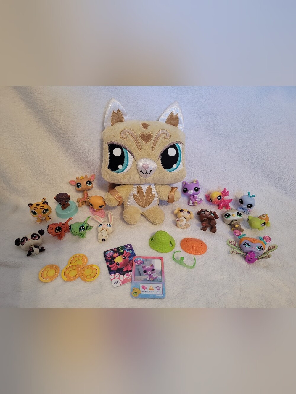 Lot Of 16 Littlest Pet Shop Figures & Stuffed Animal/Plush + Accessories